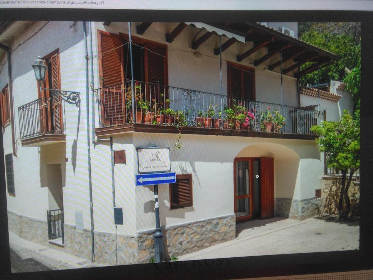 Casa Vacanza Rosy Di Guida Rosy Giungano Eksteriør billede
